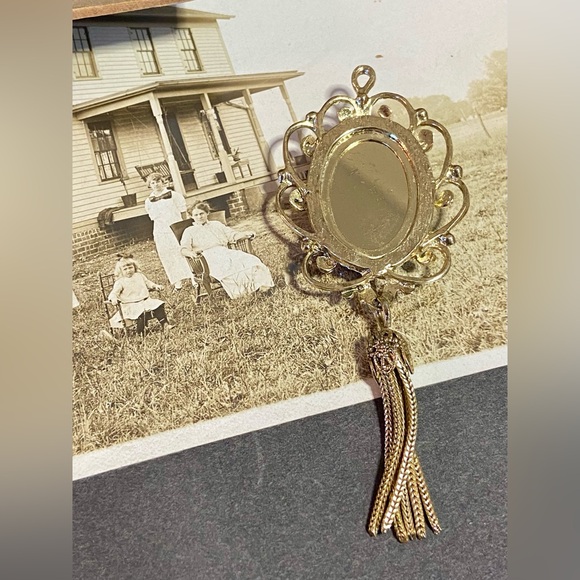 SOLD-Vintage WHITING & DAVIS Iridescent Golden Amber Glass Cameo Tassel Pendant - Picture 10 of 11